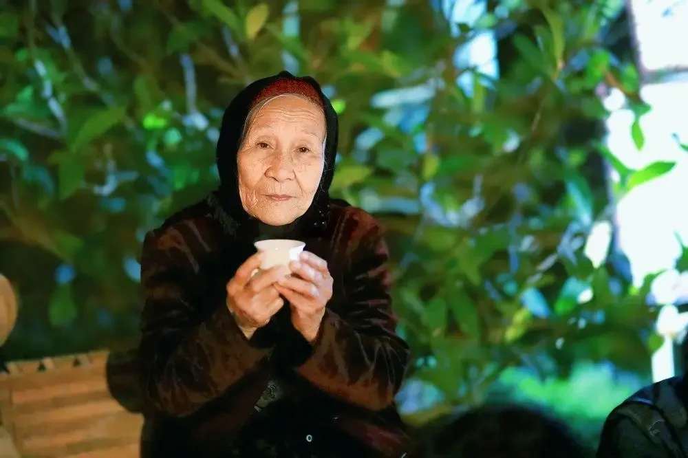 "Dòng chảy" trà Việt Nam đương đại (kỳ 6 & hết): Chén trà - Chứng nhân của vui buồn đời người - Ảnh 1.