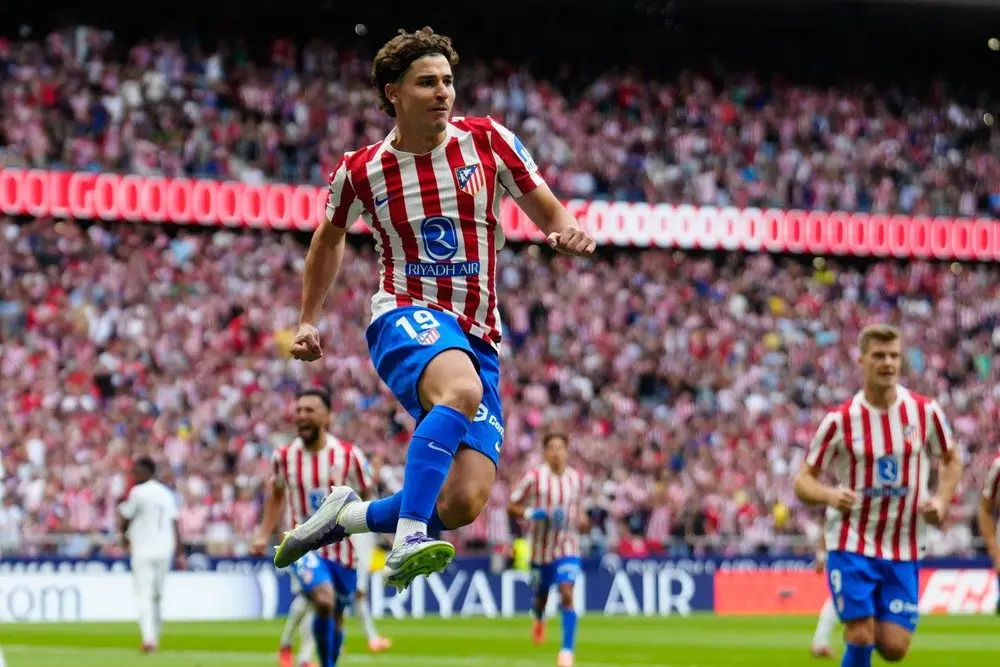 Atletico thắng lịch sử 5-2 trước Real Madrid: Julian Alvarez siêu hạng - Ảnh 1.