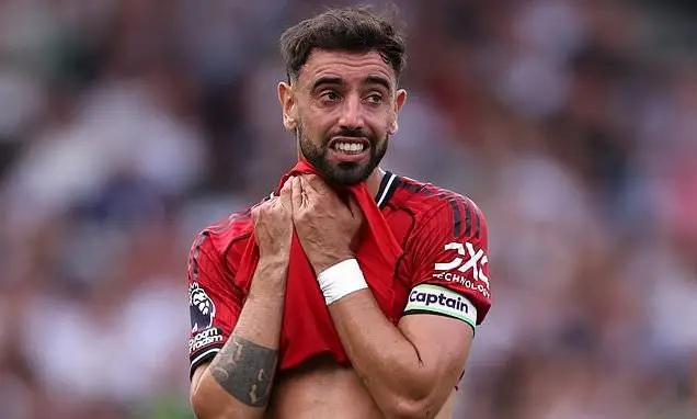 Bruno Fernandes đáp trả chỉ trích và khẳng định vai trò đội trưởng tại MU - Ảnh 1.