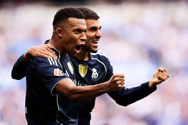 Mbappe tỏa sáng giúp Real thắng với 10 người, dẫn đầu BXH và hơn Barcelona 5 điểm - Ảnh 1.