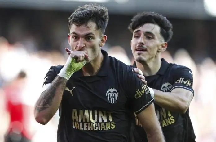 Soi kèo góc Valencia vs Real Oviedo, 02h00 ngày 30/9