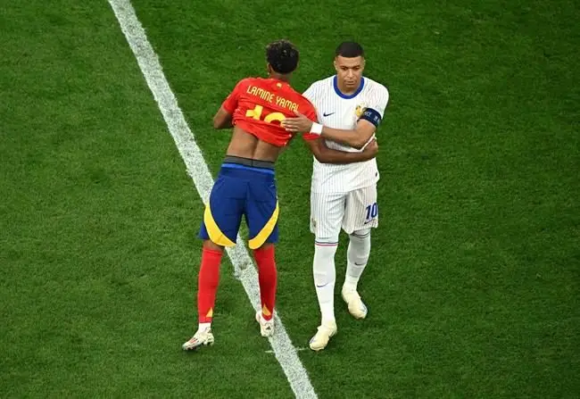 Kylian Mbappe Làm ơn hãy để Lamine Yamal được yên 1