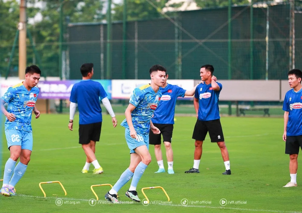 Tiền vệ Việt kiều Vadim Nguyễn được đánh giá cao - Ảnh 1.