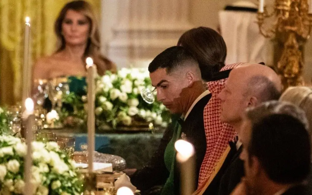 Donald Trump: 'Con trai tôi là fan cuồng của Ronaldo' - Ảnh 1.