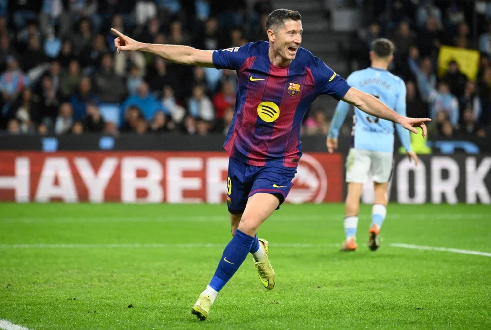 Lewandowski lập hat-trick, Rashford lọt Top kiến tạo ở La Liga - Ảnh 1.