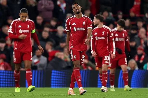 Liverpool đại bại ngay trên sân nhà ở Champions League, nối dài cuộc khủng hoảng - Ảnh 1.