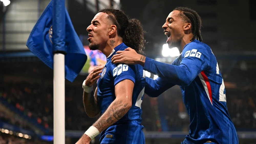 Garnacho tỏa sáng rực rỡ, Chelsea vươn lên nhì bảng Ngoại hạng Anh - Ảnh 1.