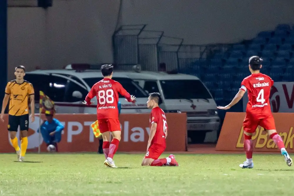 Bóng đá đâu chỉ là chuyện thắng thua - Ảnh 1.