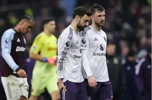 Bruno Fernandes vang mat truoc Newcastle vi chan thuong.