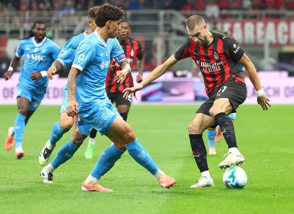 Bán kết Siêu Cúp Italy - 02h00 ngày 19/12, Napoli – Milan: Thắng để... đi chợ! - Ảnh 1.