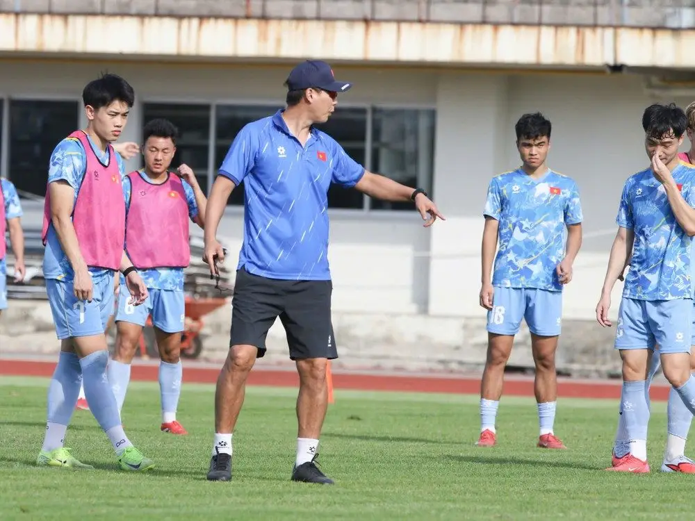Tin nóng bóng đá Việt Nam hôm nay 14/12: U22 Việt Nam chuẩn bị tốt cho trận bán kết SEA Games 33; Công Phượng ghi bàn cho CLB Đồng Nai - Ảnh 1.