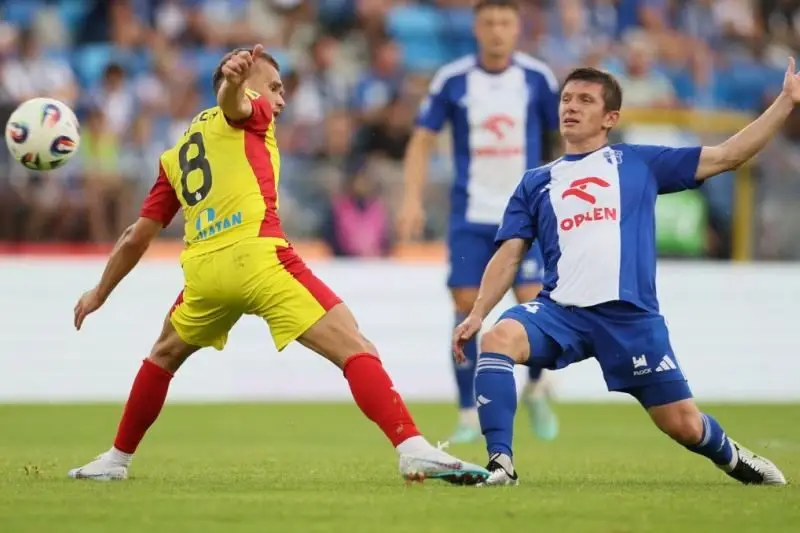 Nhận định, Soi kèo Korona Kielce vs Wisla Plock 01h00 ngày 09/12: Khách chiếm lợi thế - Ảnh 1