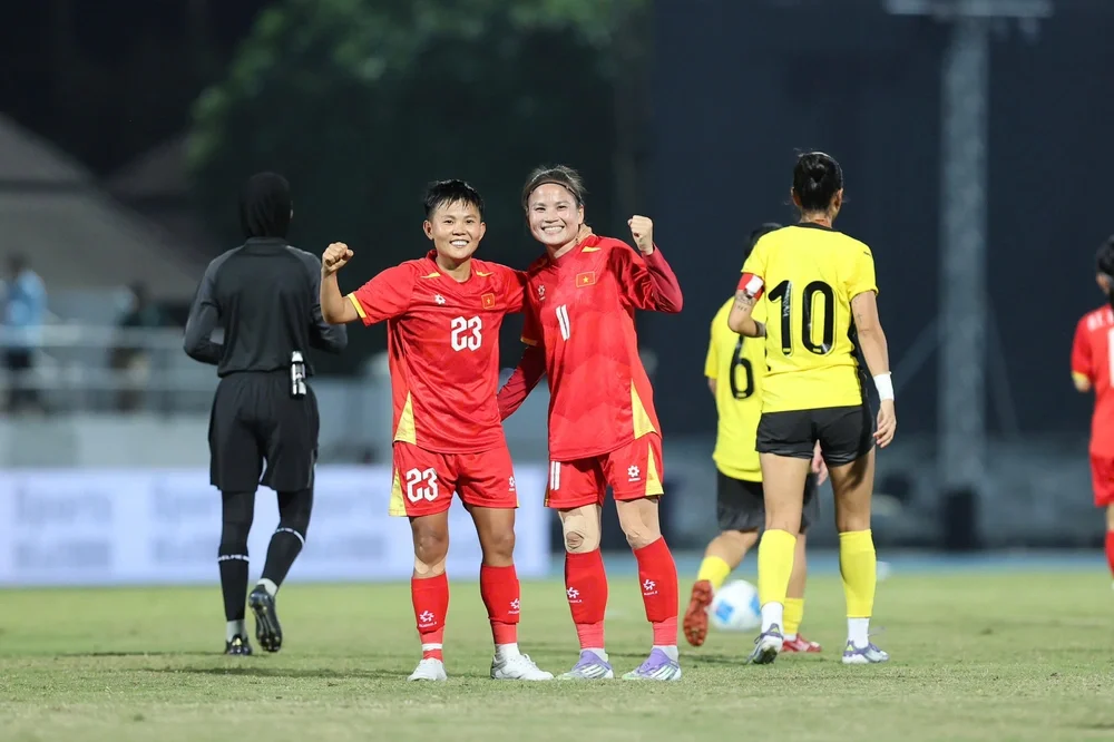 Tiền vệ Thái Thị Thảo: Từ sân futsal đến hat-trick cho tuyển nữ Việt Nam - Ảnh 1.