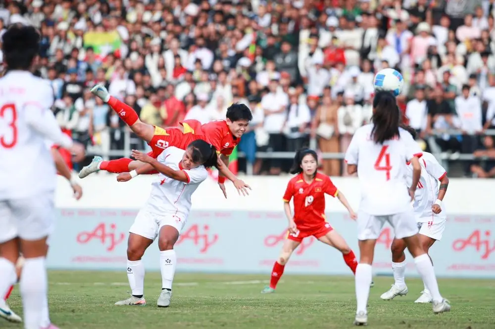 "Người hùng" 1m52 của tuyển nữ Việt Nam và cú bật nhảy khiến cả SEA Games phải ngước nhìn - Ảnh 1.