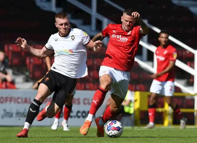 Tran dau Salford City vs Swindon Town bi hoan vi bao.