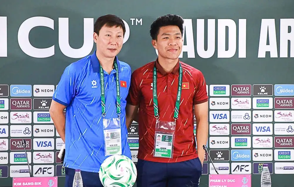 Tin nóng bóng đá Việt hôm nay 6/1: U23 Việt Nam sẽ chơi với 200% sức lực; Jordan mất hậu vệ số một - Ảnh 1.