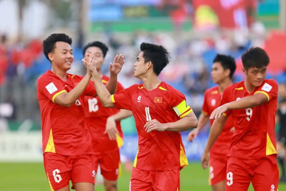 U23 Việt Nam là đội đầu tiên giành vé vào tứ kết U23 châu Á 2026 - Ảnh 1.
