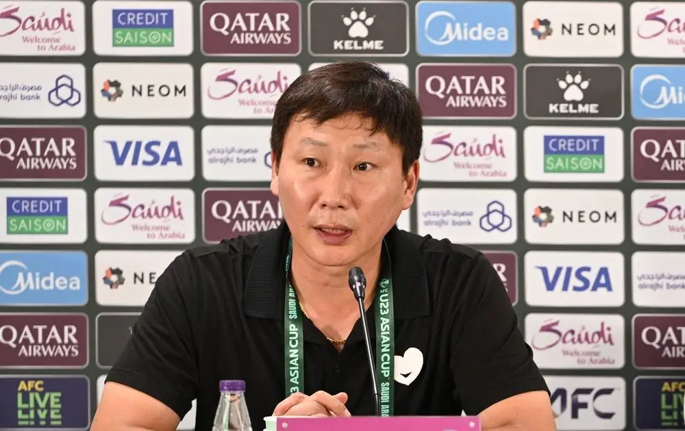 Báo Hàn Quốc coi tấm vé tứ kết của U23 Việt Nam là ‘phép màu’ của HLV Kim Sang Sik - Ảnh 1.