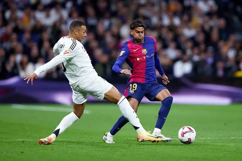 Nhận định, Soi kèo Barcelona vs Real Madrid 2h00 ngày 12/01: Kỳ phùng địch thủ - Ảnh 1
