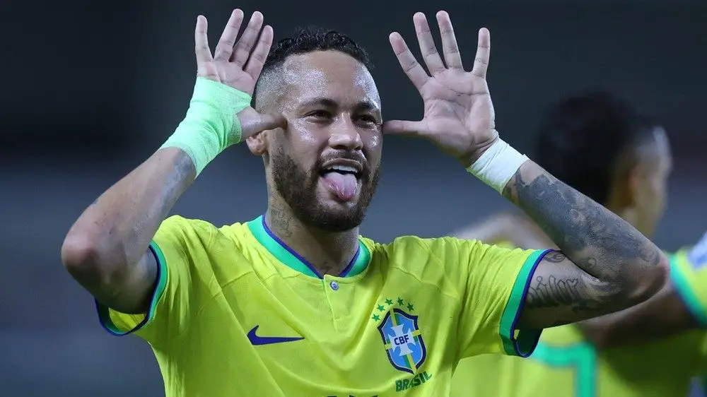 Neymar quyết định gia hạn với Santos để trở lại ĐT Brazil - Ảnh 1.