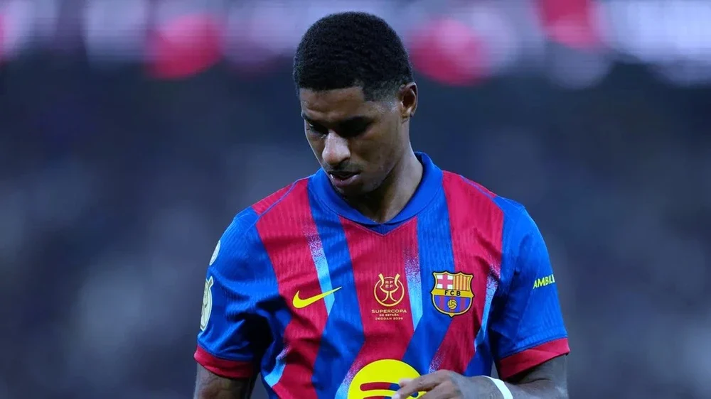 Tin chuyển nhượng hôm nay 11/1: Barcelona muốn mua đứt Rashford; Liverpool gia hạn thành công ngôi sao - Ảnh 1.