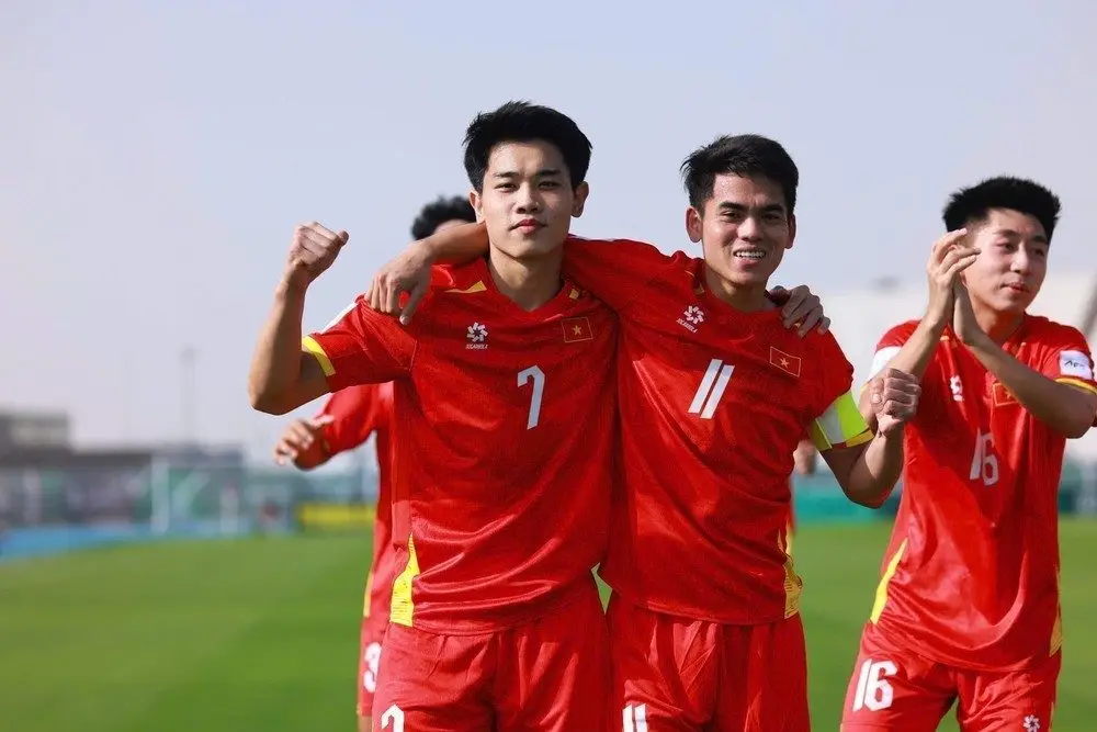 3 trụ cột khả năng vắng mặt trước Kyrgyzstan, cơ hội vào tứ kết của U23 Việt Nam bị ảnh hưởng? - Ảnh 1.