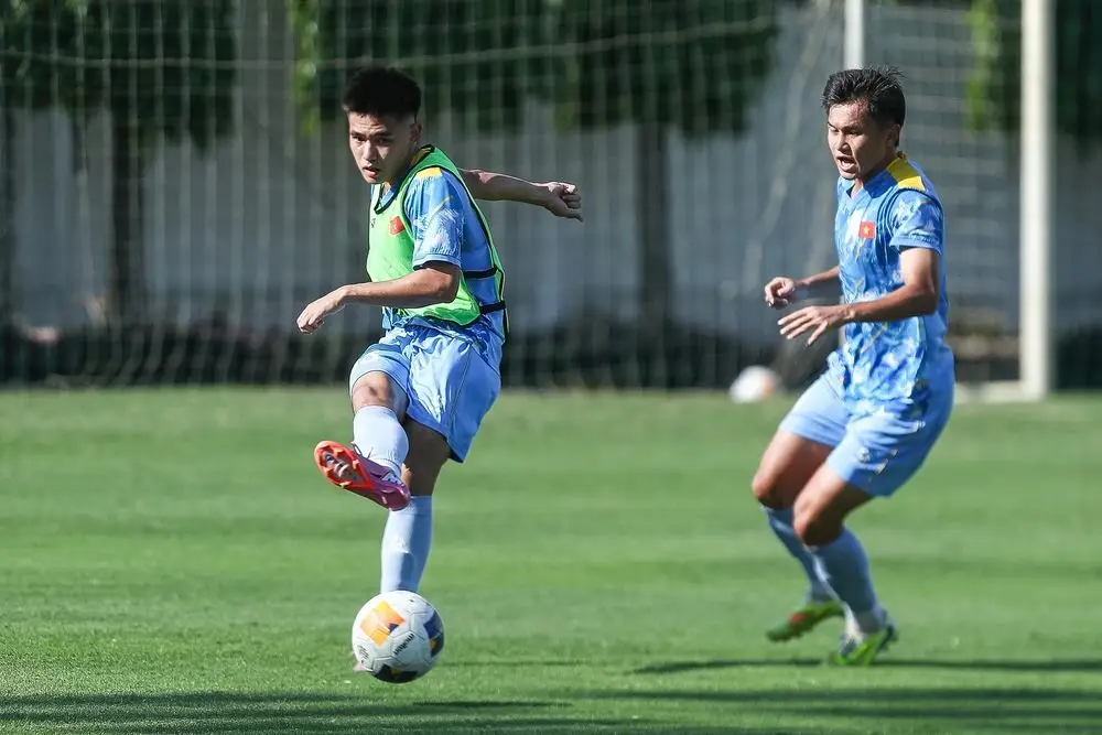 Tin nóng bóng đá Việt hôm nay 27/5: U19 Việt Nam rút gọn danh sách; CLB Công an Hà Nội tri ân CĐV - Ảnh 1.