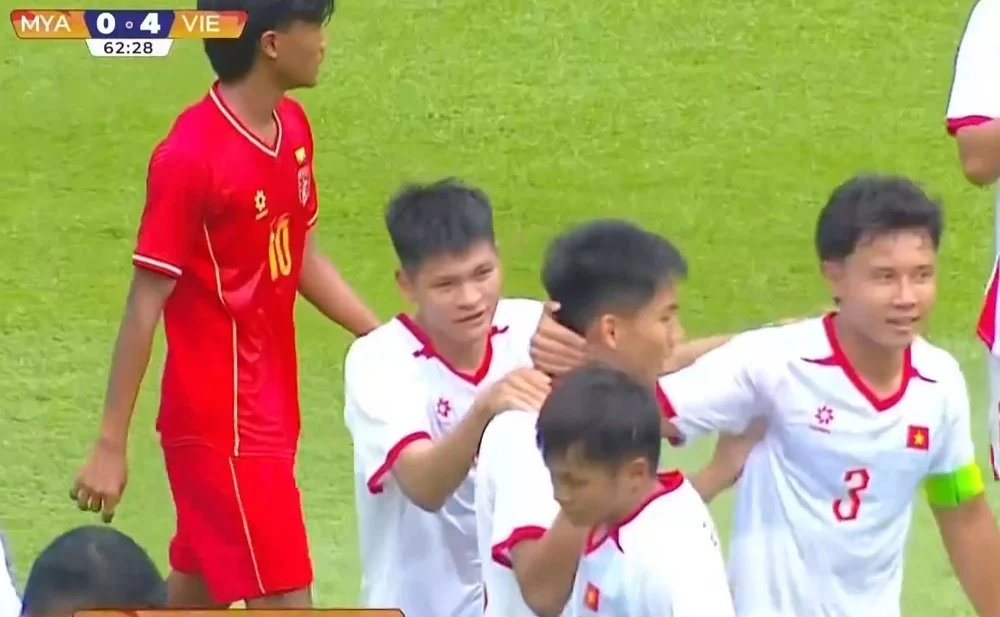 TRỰC TIẾP bóng đá Việt Nam vs Myanmar (5-0, hiệp 2): Thiên Phú ghi bàn - Ảnh 2.