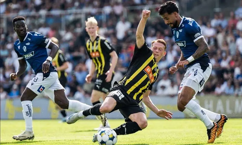 Nhận định, Soi kèo Halmstads vs Hacken 21h30 ngày 19/7: Chia điểm trong mưa bàn! - Ảnh 1